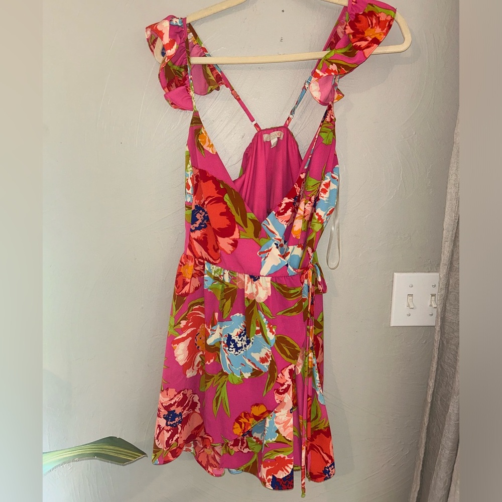 Gianni Bini pink floral wrap dress